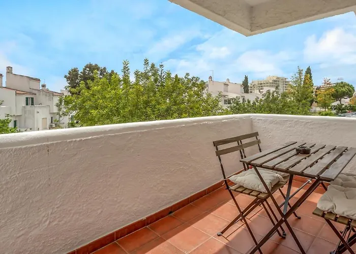 Vilamoura Coastal Retreat By Lovelystay